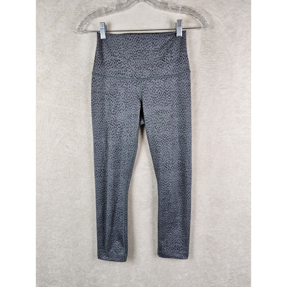 Lululemon Women’s Athletic Cropped Leggings Size 4
